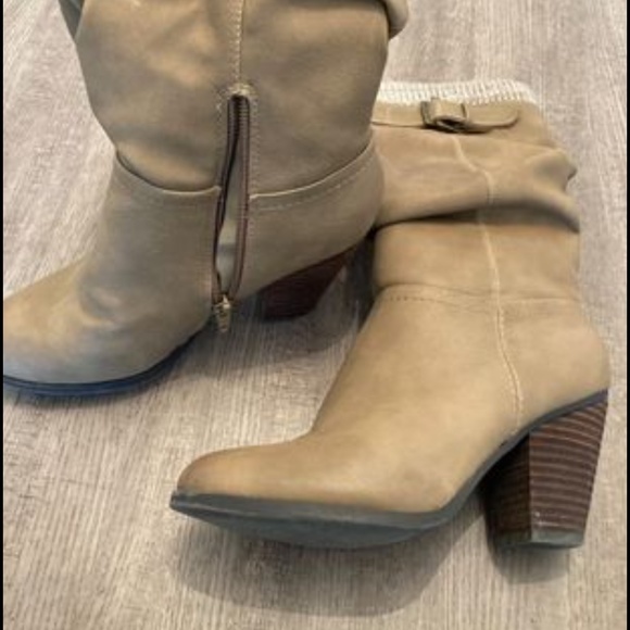 Women’s boots size 8 - Picture 2 of 3